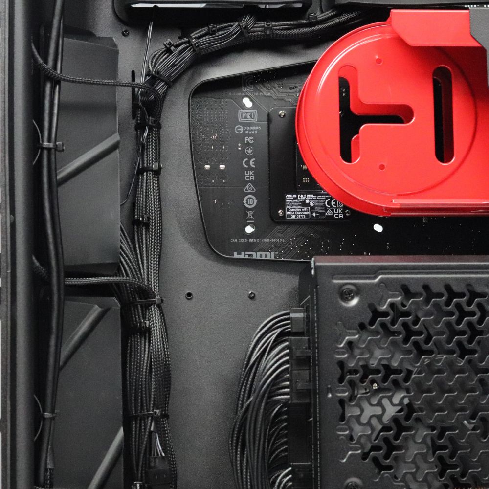 Vibrant 5090 Gaming PC Y70 Touch - Image 4